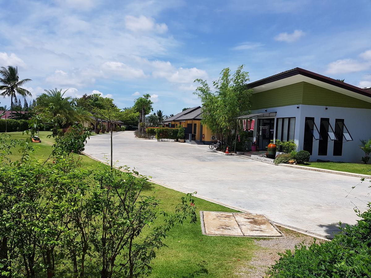 Nicasio Hotel Chumphon Bagian luar foto